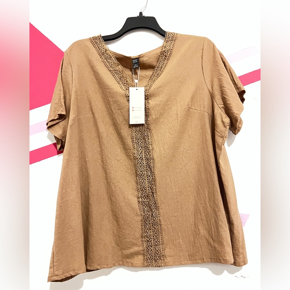 Guipure Lace Panel Batwing Sleeve Tee